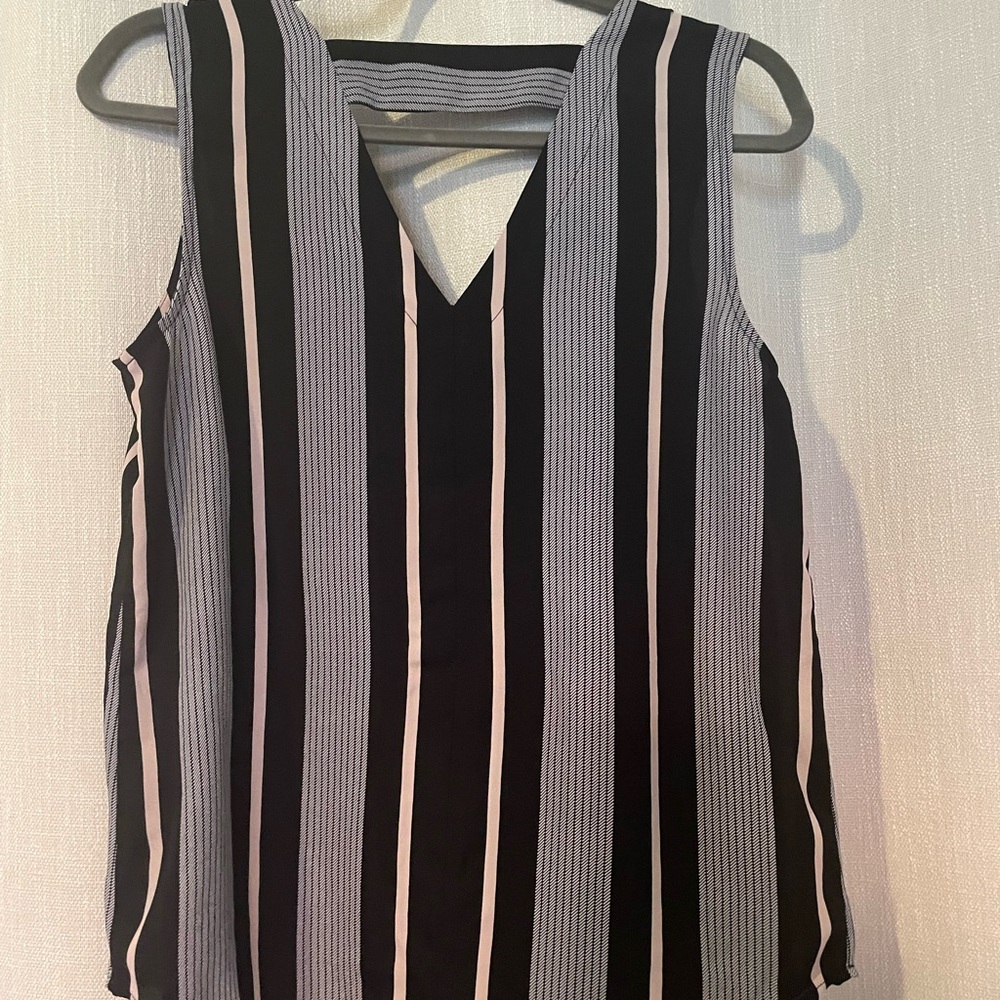 Worthington top in medium